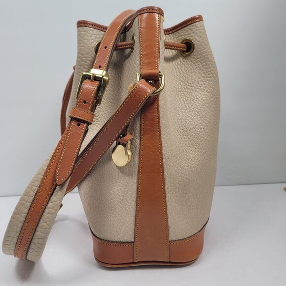 VTG Dooney & Bourke Women's Cream Pebble Leather Drawstring Bucket Bag - Picture 4 of 10